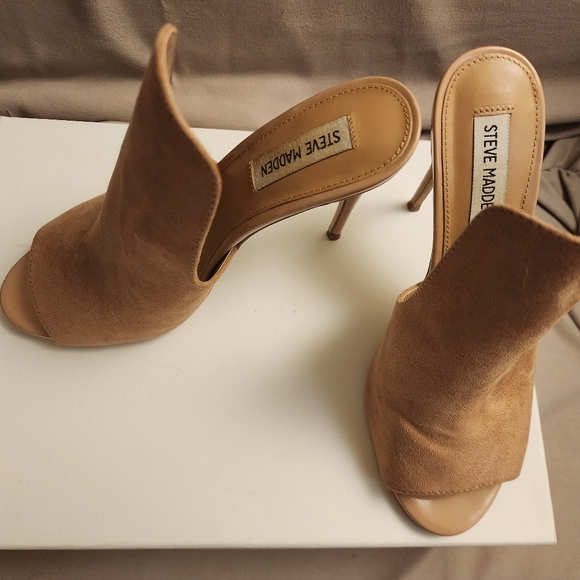 Steve Madden, nude high heels, size 6, "Sinful" - Picture 2 of 3